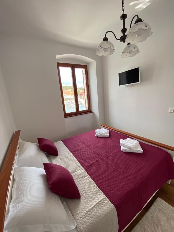Ancora Faros Apartment Stari Grad  Phòng bức ảnh
