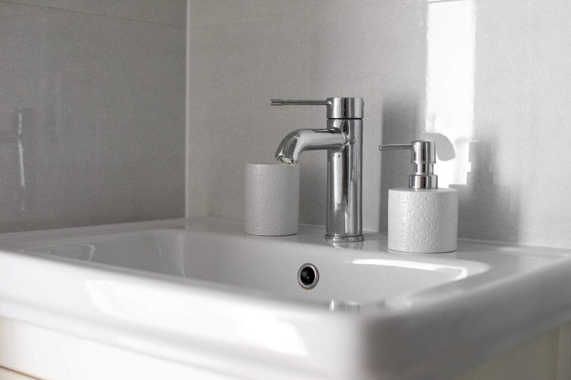 Ancora Faros Apartment Stari Grad  Phòng bức ảnh