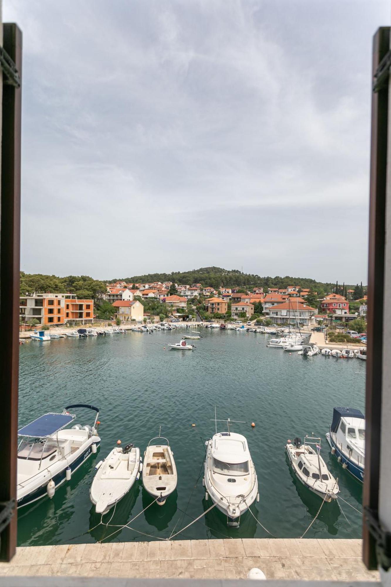 Ancora Faros Apartment Stari Grad  Phòng bức ảnh